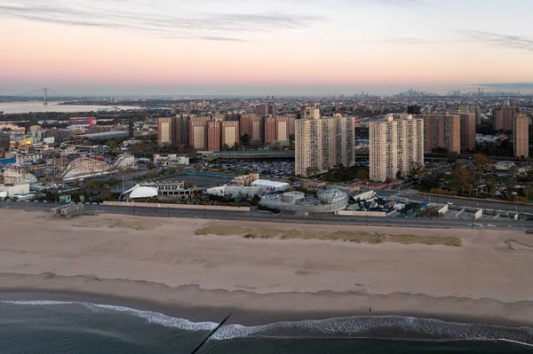 Widok Lotu Ptaka Wzdłuż Coney Island Brooklynie Nowy Jork Wschodzie — Zdjęcie stockowe
