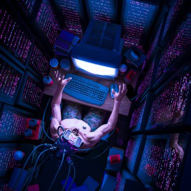 Siberpunk hacker adam - sunucu çiftliği içinde retro bilgisayar konsolu üzerinde çalışan bilim kurgu erkek karakterinin 3 boyutlu illüstrasyonu