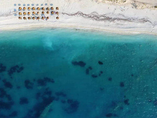 Aerial View Beautiful Beach Umbrellas Blue Lagoon — Stock fotografie