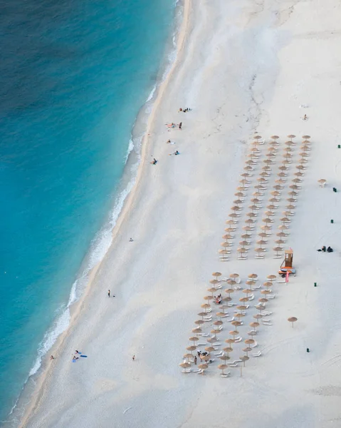 Aerial View Sandy Beach Turquoise Water Umbrellas — Stock fotografie