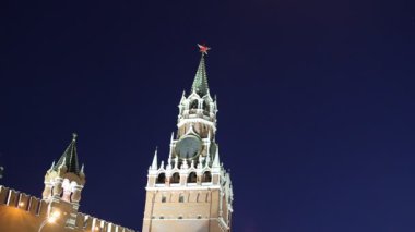 işçinin Moskova Kulesi kremlin, gece