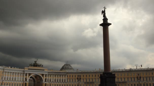 Palace Square and the Alexander Column in St. Petersburg — Stock Video