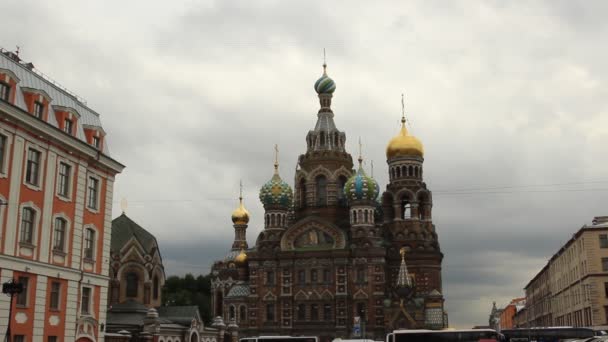 Cathedral of the Resurrection on Spilled Blood (Church of Our Savior on the Spilled Blood) in St Petersburg — Stock Video