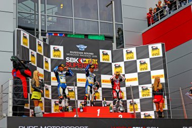 superbike Dünya Şampiyonası, ödül töreni, Rus Sahne Podyum: 1 - marco melandri, 2 - chaz davies, 3 - kablo kanalı, Moskova, Rusya'nın Moskova 21 Temmuz 2013 tarihinde ayrton badovini.