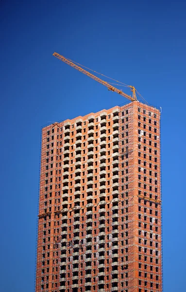 Construcción de un edificio de varios pisos — Foto de Stock