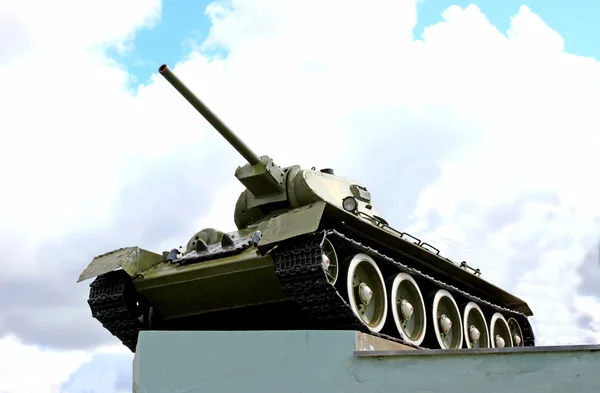 Monument to the old Soviet tank of times of World War II in Mosc — Stock Photo, Image