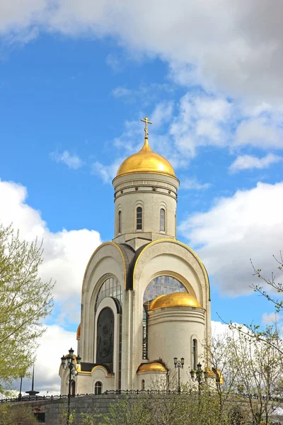 Iglesia cristiana en Moscú a principios de la primavera — Foto de Stock