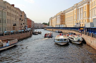 st. Petersburg kanallarının nehir gezileri