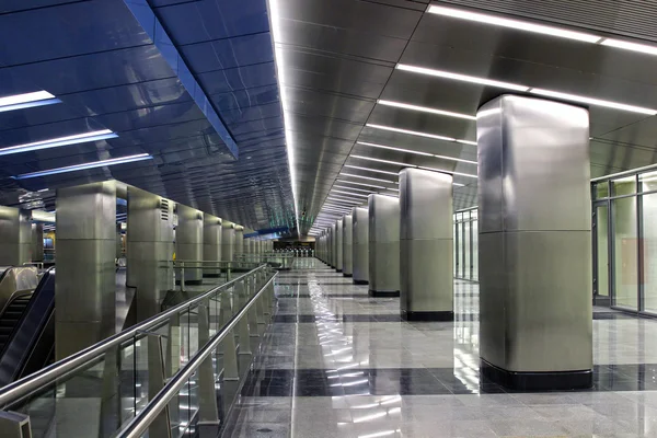 Interiör Moskva tunnelbanestation "businesscenter" i Moskva — Stockfoto