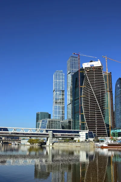 Bau von Türmen "Entwicklung" Geschäftszentrum "Moskauer Stadt" — Stockfoto