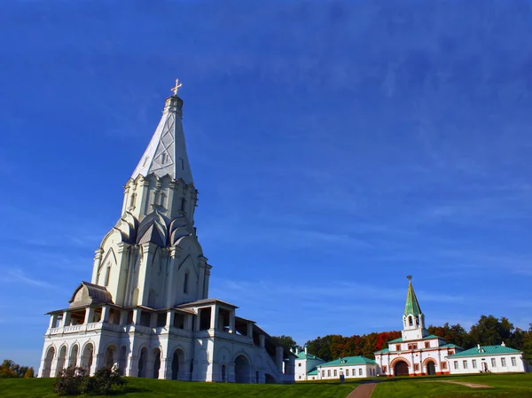 Chiesa dell'Ascensione nel parco di Kolomenskoye a Mosca — Foto Stock