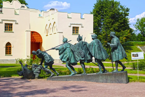 Sculpture A. Taratynov by Bruegel painting "The Blind" in Pushki — Stock Photo, Image