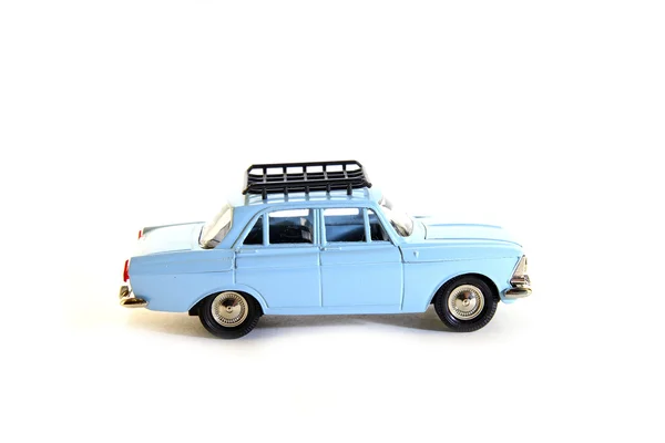 Игрушечная модель синего советского автомобиля " — стоковое фото