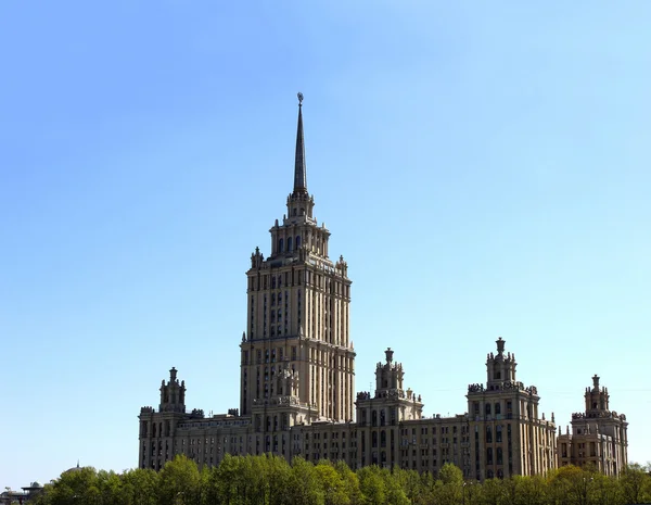 Московский небоскреб советского периода — стоковое фото