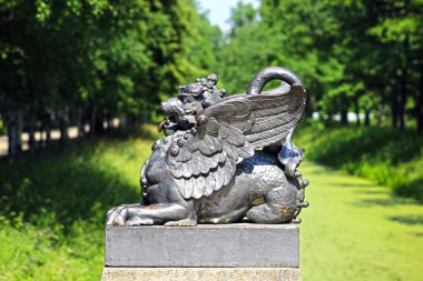 Köprüde bronz ejderha