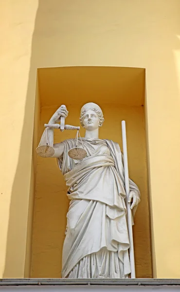 Sculpture of the goddess of justice Themis — Stock Photo, Image