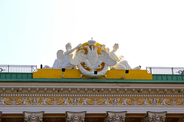 Detail historické budovy v centru Petrohradu, Rusko — Stock fotografie