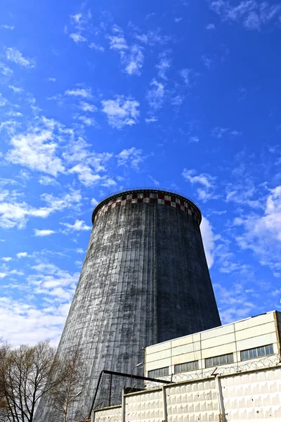 큰 공장 굴뚝 — 스톡 사진