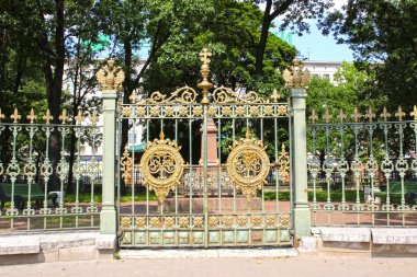 Gates ve evin etrafında çit peter ı st petersburg