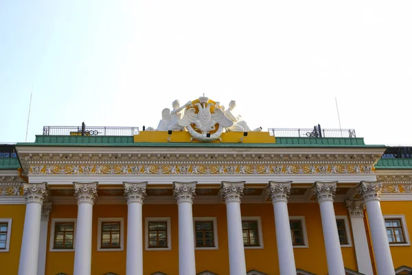 Yksityiskohta historiallisesta rakennuksesta Pietarissa, Venäjällä — kuvapankkivalokuva