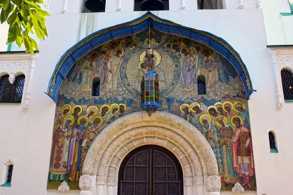 Orthodox frescoes at the entrance to the Feodorovsky Gosudarev Cathedral — Stock Photo, Image
