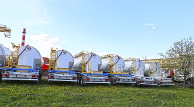 birçok kargo tank kamyon Park içinde krasnogorsk, Rusya Federasyonu