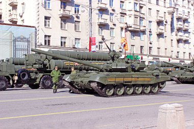 Dünya Savaşı'nda Zafer Bayramı adanmış askeri geçit töreni
