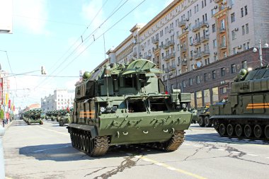 Moskova'da askeri geçit töreni
