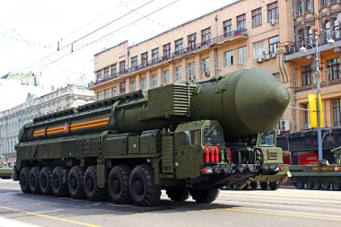 Moskova'da askeri geçit töreni