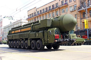 Moskova'da askeri geçit töreni