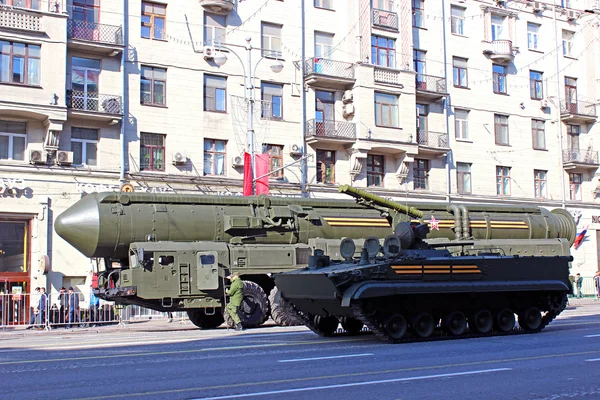 Militaire parade in Moskou — Stockfoto