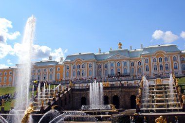 çeşmeler ve büyük bir çağlayan, peterhof