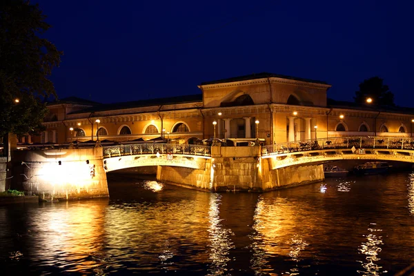 Canali e ponti di notte — Foto Stock