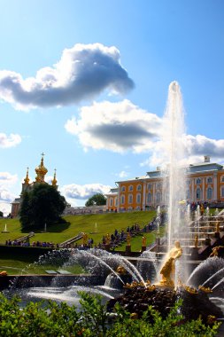 çeşmeler ve büyük bir çağlayan, peterhof