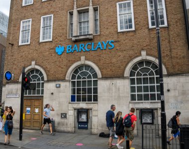 Londra, Birleşik Krallık - 01 Ağustos 2020: Barclays Bank 'ın Borough High Street şubesi