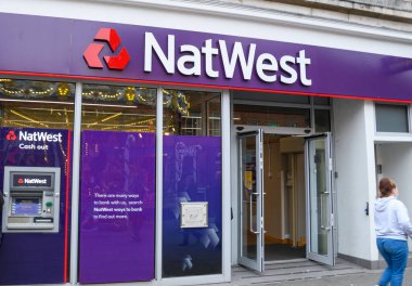 Southampton, Birleşik Krallık - 20 Kasım 2021: Yukarı Bar Caddesi 'ndeki Natwest Bank Şubesi