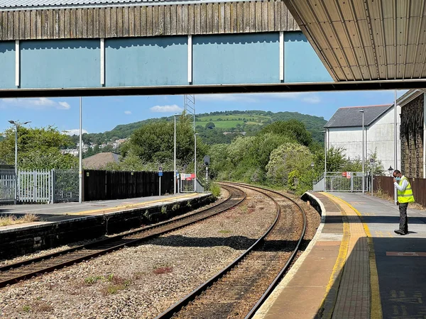Neath Regno Unito Luglio 2021 Piattaforma Binari Della Stazione Ferroviaria — Foto Stock
