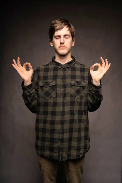 Young Handsome Tall Slim White Man Brown Hair Meditating Flannel — Foto de Stock