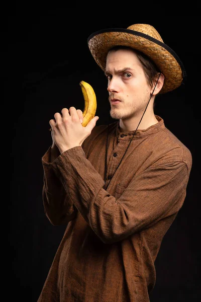 Young Handsome Tall Slim White Man Brown Hair Using Banana — ストック写真