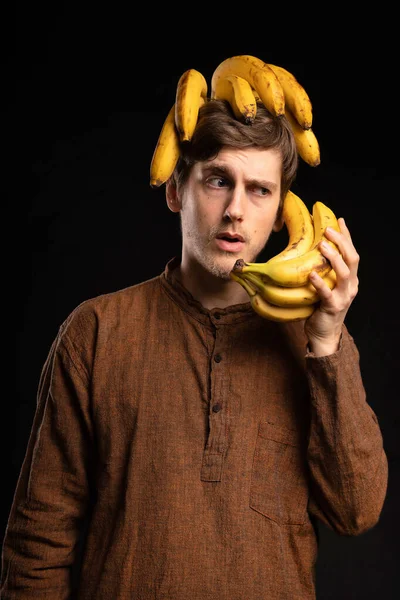 Young Handsome Tall Slim White Man Brown Hair Using Bananas — Fotografia de Stock