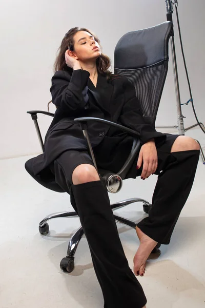 Dark Long Hair Young European Girl White Skin Office Chair — Stock Photo, Image