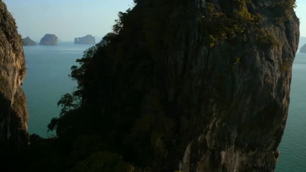 Вид Воздуха Башню Нанг Один Самых Известных Пейзажей Краби Карстовыми — стоковое видео