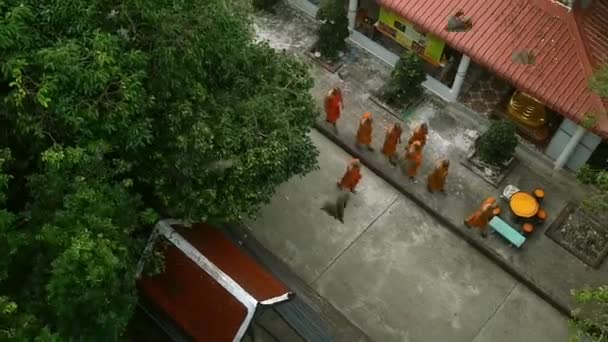 Σεπτεμβριοσ 2018 Ένα Μάτσο Μοναχοί Περπατούν Μέσα Στο Ναό Wat — Αρχείο Βίντεο