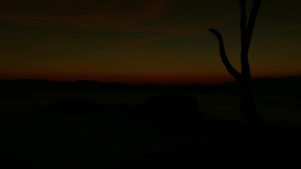 Природний Ландшафт Тропічних Лісів Туманом Гірським Пасмом Заході Сонця Дой — стокове відео