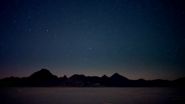 Αστέρια Και Φεγγάρι Στον Ουρανό Νύχτας Βουνού Χρόνος Ανατολής Φεγγαριού — Αρχείο Βίντεο
