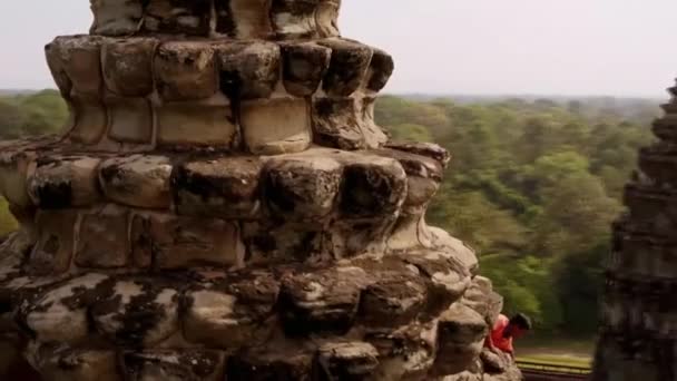 Mar 2018 Trabalhadores Fazendo Renovação Limpeza Templo Angkor Wat Siem — Vídeo de Stock