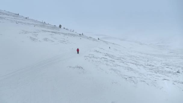 Vistas Espectaculares Nieve Hielo Condiciones Montañismo Pleno Invierno Con Sol — Vídeos de Stock