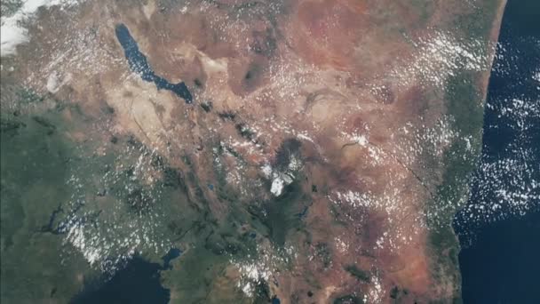 Letecký Pohled Nad Hejnem Afrických Slonů Břehu Řeky Keňa Východní — Stock video