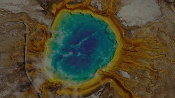 Luchtfoto Van Schoonheid Natuur Grand Prismatic Spring Midway Geyser Basin — Stockvideo