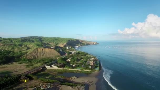 Αεροφωτογραφία Της Προκυμαίας Chorrillos Ειρηνικό Ωκεανό Και Γαλάζιο Ουρανό Λίμα — Αρχείο Βίντεο